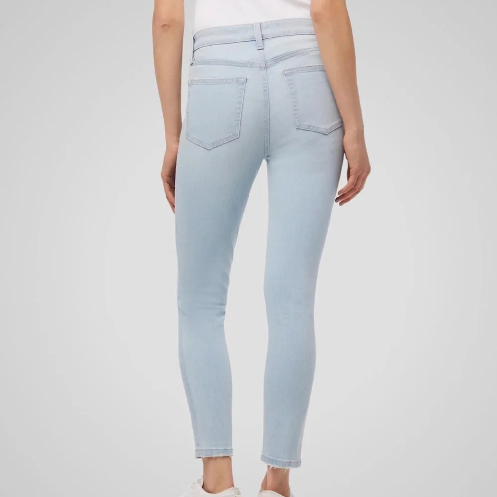 NWT Joe’s Jeans High Rise Skinny Crop Jeans Sophia Wash Size 32 Retail $198.00